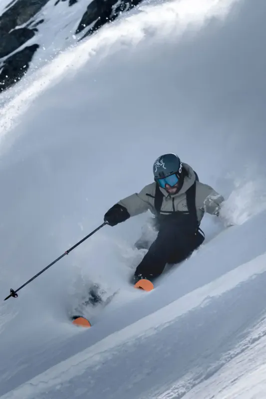 4FRNT Nevar ski